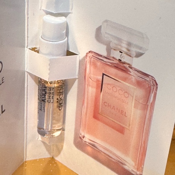 Chanel skin care bundle: 2 Chanel sublimage face, chanel cleanser and Coco M - Picture 4 of 6